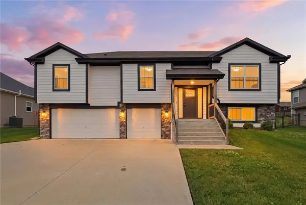 802 Wright Street, Pleasant Hill, MO 64080