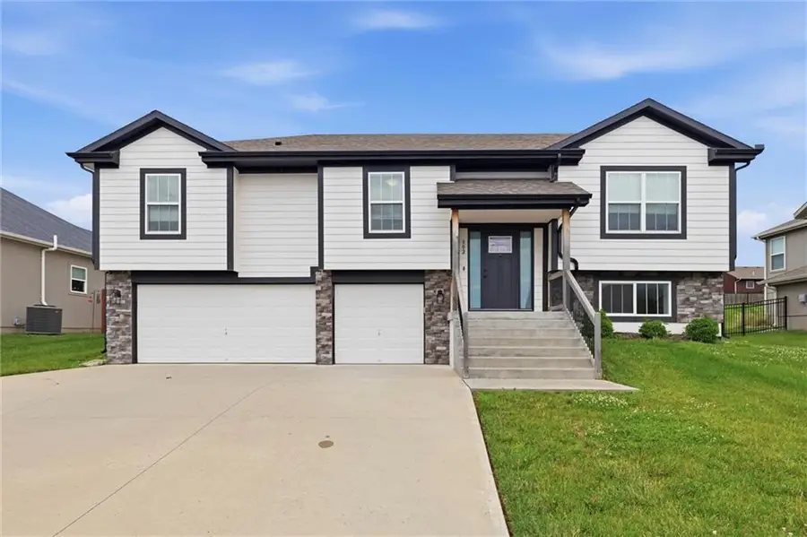 802 Wright Street, Pleasant Hill, MO 64080 - #2