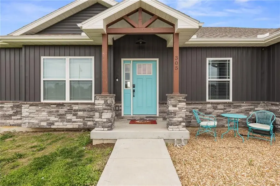 305 SW 11th Road, Warrensburg, MO 64093 - #3