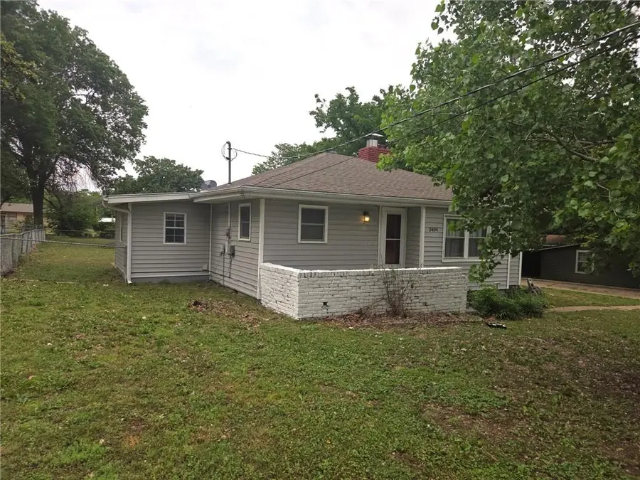 2404 Morgan Street, Coffeyville, KS 67337 - #2