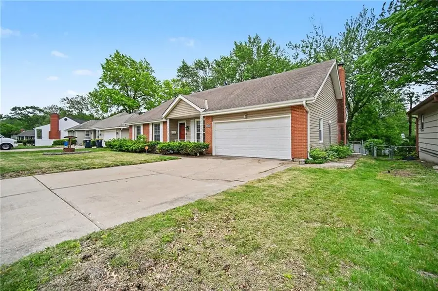 6213 E 109th Terrace, Kansas City, MO 64134 - #3