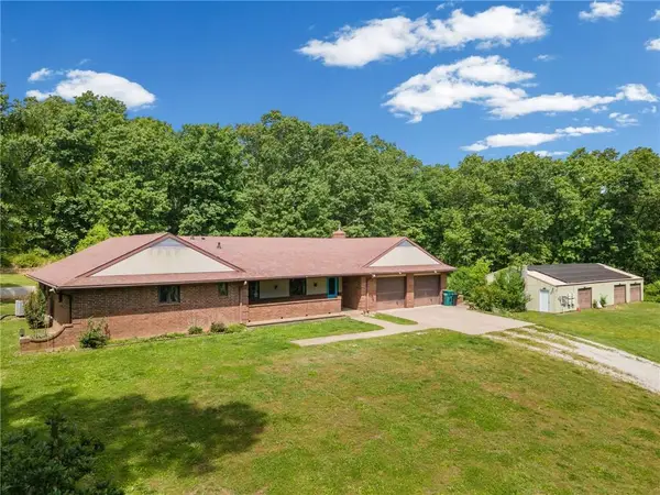 37015 83 Highway, Warsaw, MO 65355