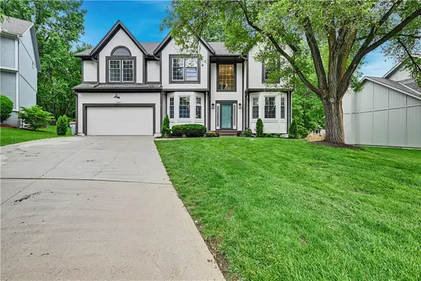 5307 Greenwood Street, Shawnee, KS 66217