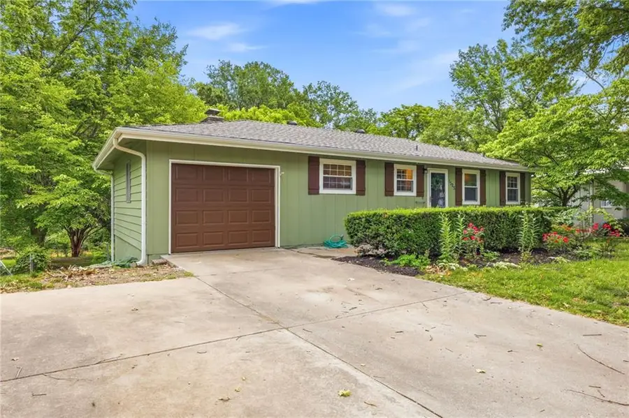 1525 N 75th Drive, Kansas City, KS 66112 - #2