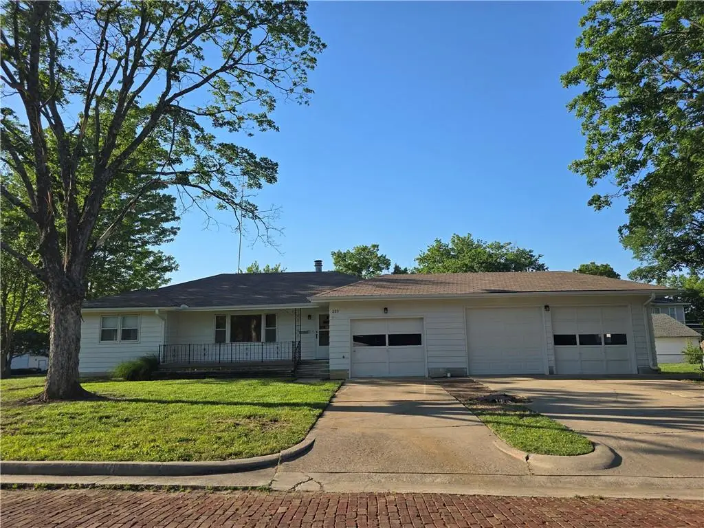 223 W 9th Street, Fort Scott, KS 66701 - #1