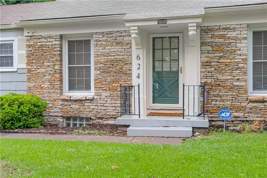 624 E 97th Street, Kansas City, MO 64131 - #2