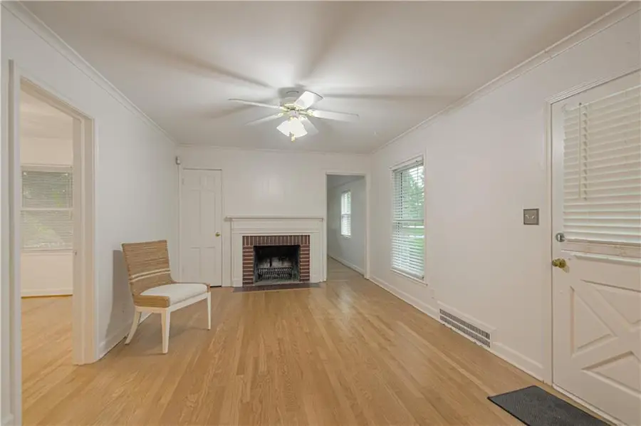 624 E 97th Street, Kansas City, MO 64131 - #3