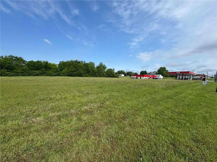 1340 N Main Street, Maryville, MO 64468 - #3