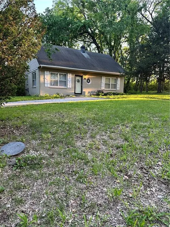 1013 W Santa Fe Trail, Kansas City, MO 64145 - #1