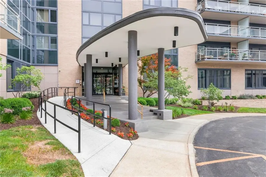4545 Wornall Road #LE4, Kansas City, MO 64111 - #3
