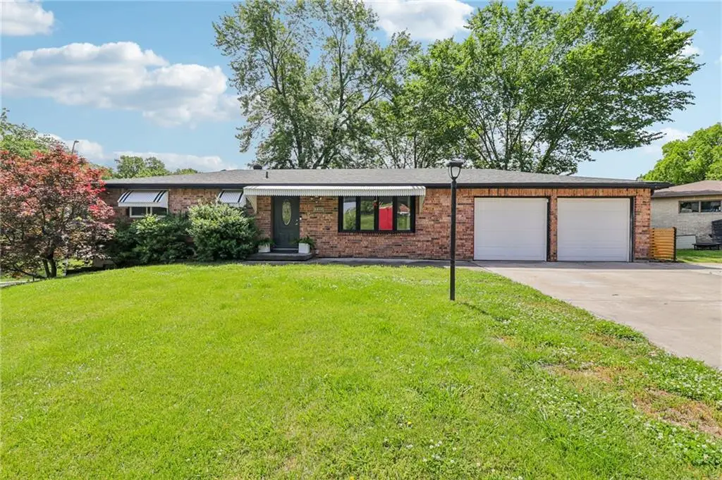 5113 Ridgewood Drive, Kansas City, MO 64151 - #1