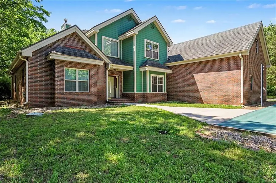 58 W Lake Road, Farlington, KS 66734 - #2