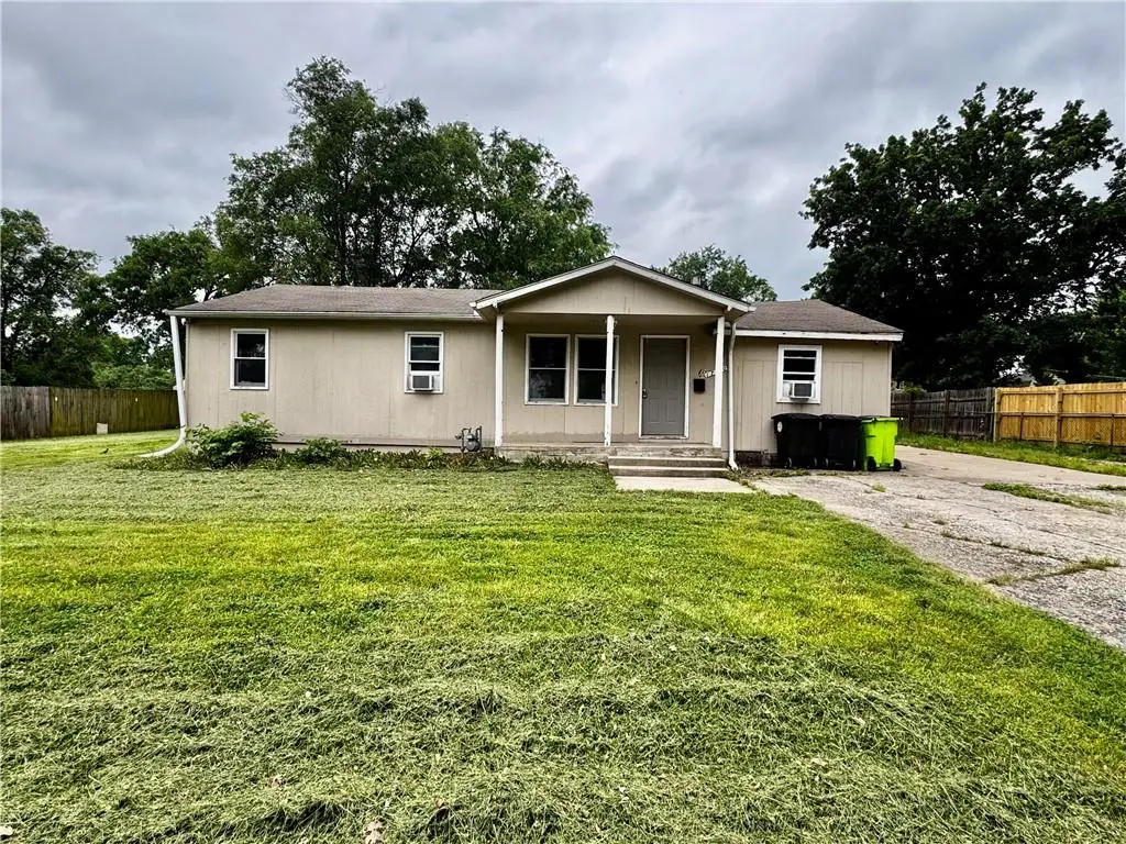 17210 Chestnut Drive, Belton, MO 64012 - #1