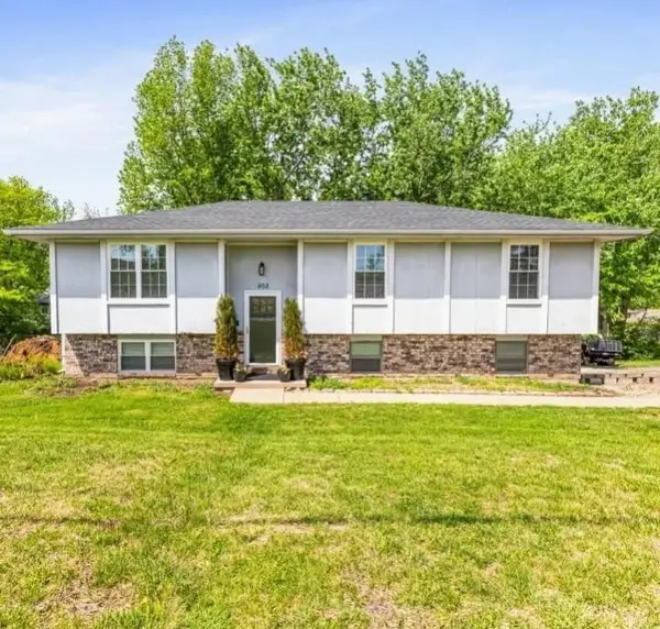 802 S Woodbine Road, St Joseph, MO 64507