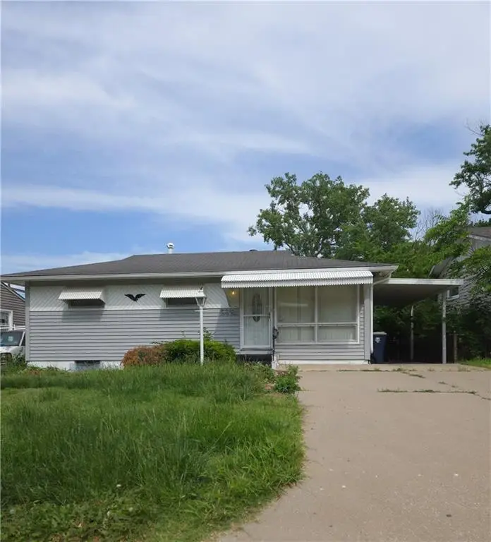 4633 Lawn Avenue, Kansas City, MO 64130 - #1