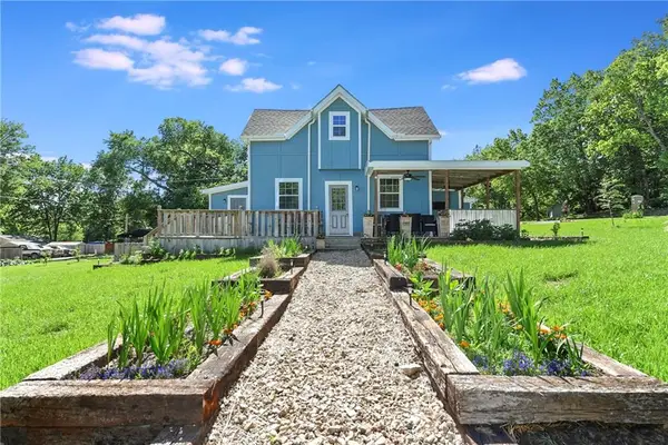 1001 Laurel Street, Pleasanton, KS 66075