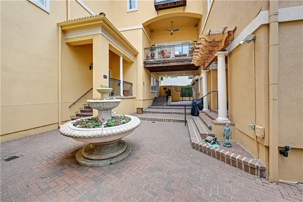 5038 Walnut Street, Kansas City, MO 64112