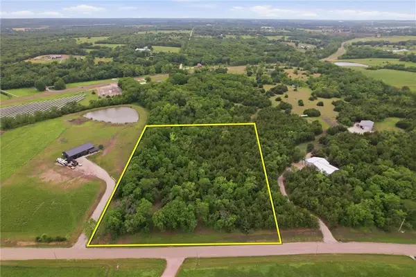 00000 Mitchell Road, Tonganoxie, KS 66086
