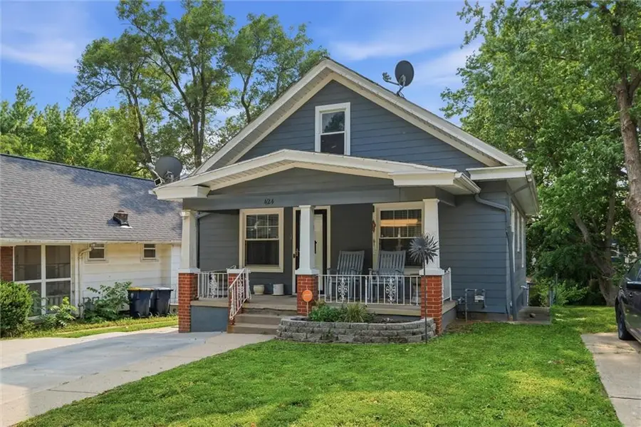 424 N Hardesty Avenue, Kansas City, MO 64123 - #2