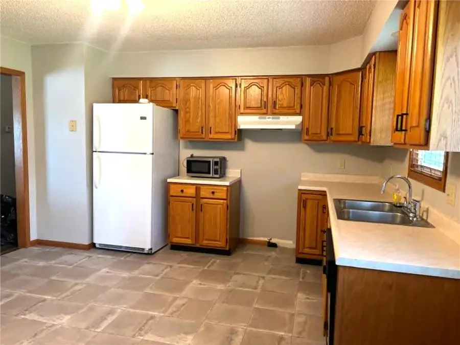 614 W Torrance Street, Maryville, MO 64468 - #3