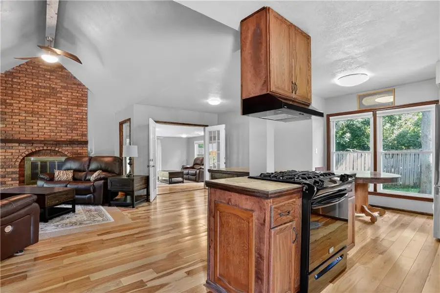 926 NE 87th Terrace, Kansas City, MO 64155 - #2