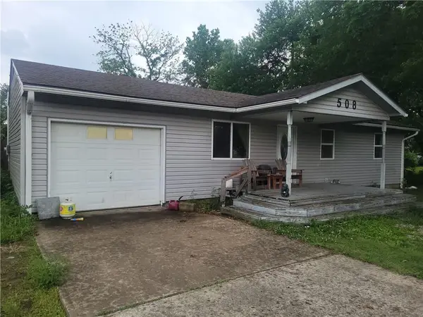 508 S Sinnet Street, Girard, KS 66743