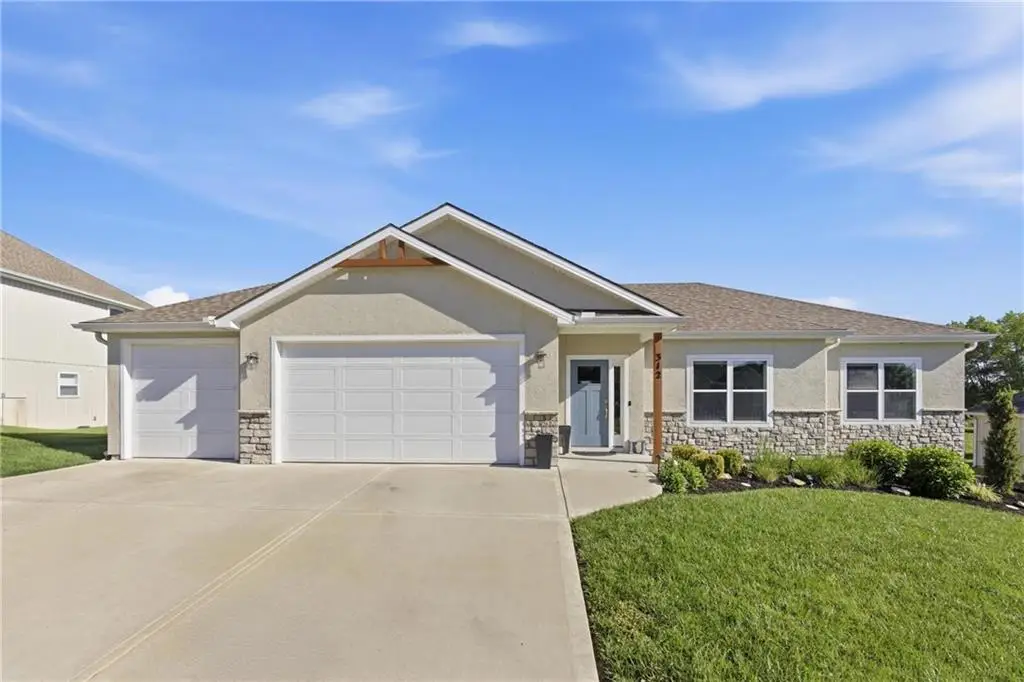 312 Prairie Rose Circle, Smithville, MO 64089 - #1