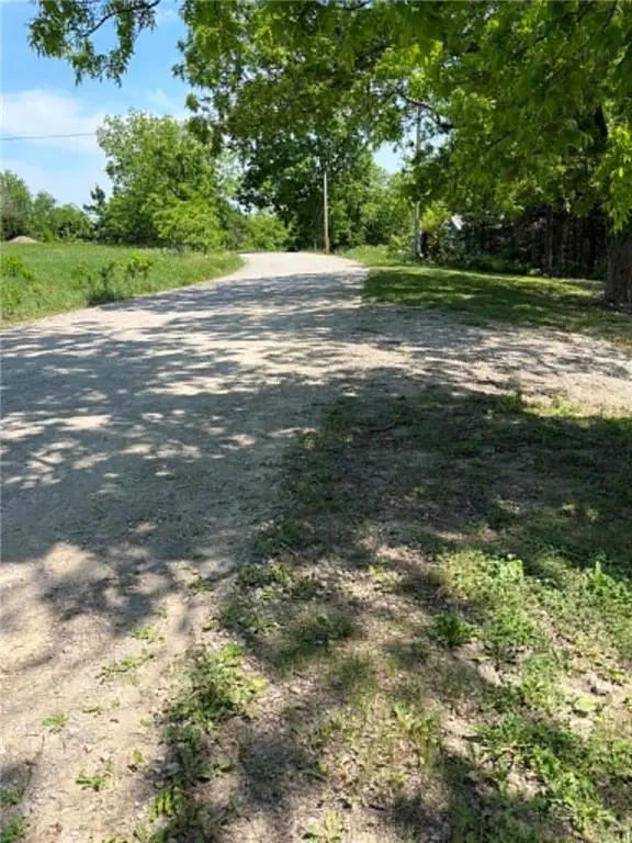 54 Bear Drive, Mound City, KS 66056 - #2