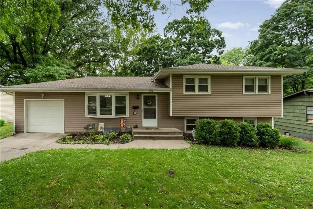 4910 N Spruce Avenue, Kansas City, MO 64119 - #1