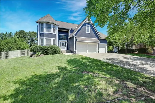 8537 W 145th Terrace, Overland Park, KS 66223