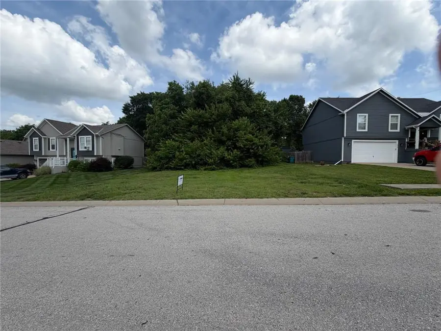 918 S 12th Street, Louisburg, KS 66053 - #3