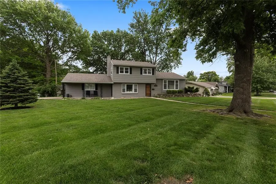 6411 N Highland Avenue, Gladstone, MO 64118 - #3