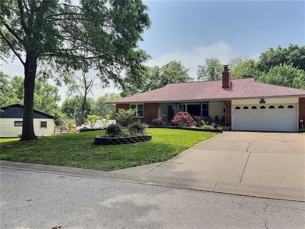 7010 N Wyandotte Street, Gladstone, MO 64118