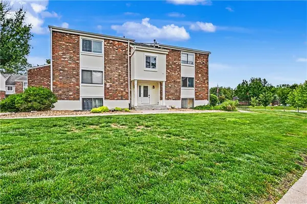 10106 W 96th Terrace #D, Overland Park, KS 66212