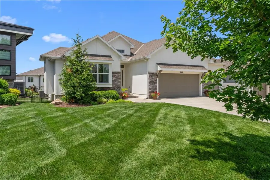 8882 Mccoy Street, Lenexa, KS 66227 - #3