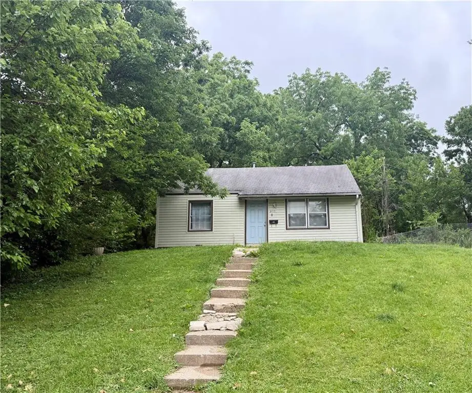 5117 Forest Avenue, Kansas City, KS 66106 - #1