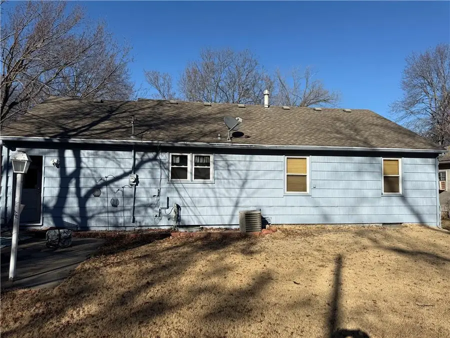3701 W 74th Street, Prairie Village, KS 66208 - #2