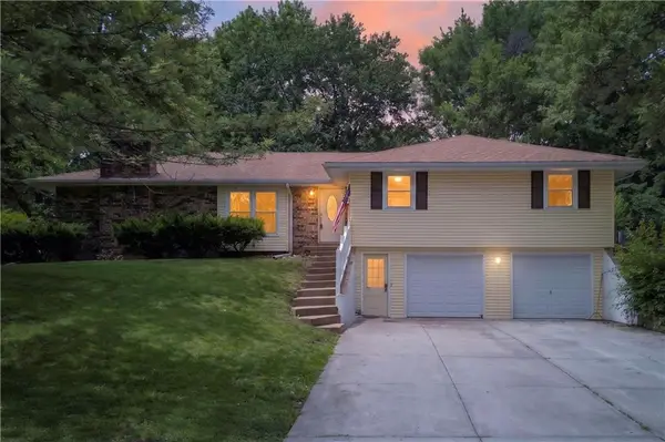 218 Oak Hill Street, Lansing, KS 66043