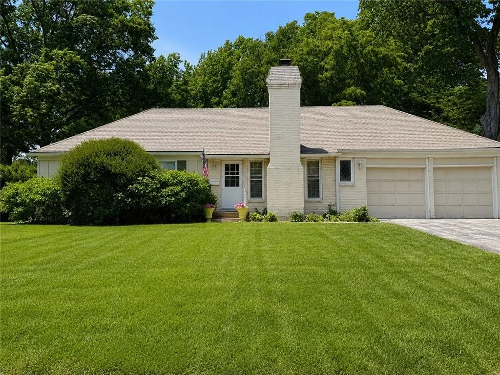 9708 England Drive, Overland Park, KS 66212 - #1