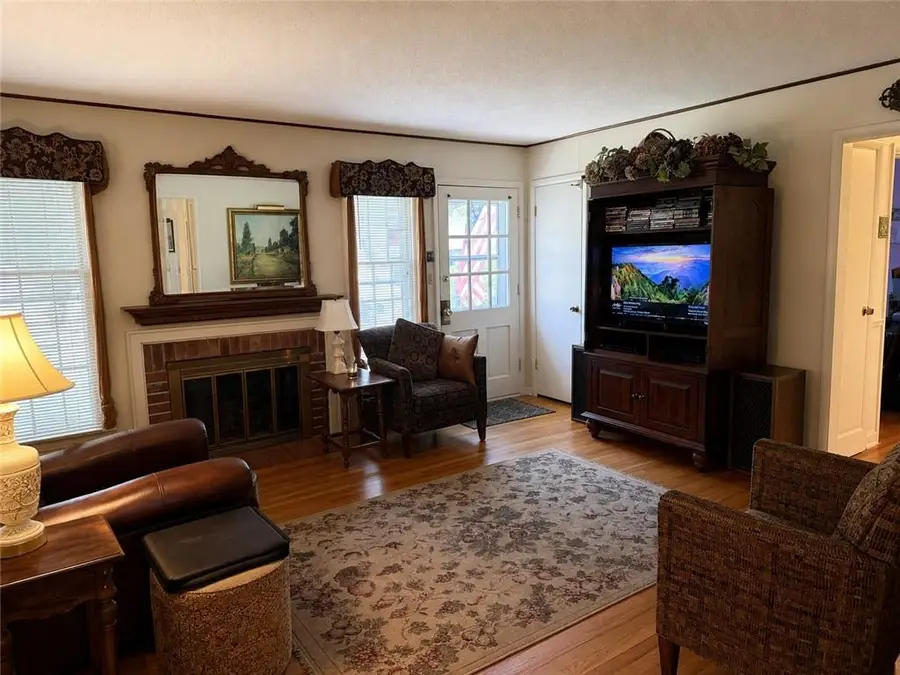 9708 England Drive, Overland Park, KS 66212 - #2
