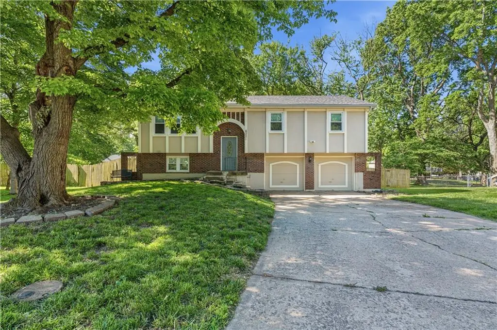 6221 Albervan Street, Shawnee, KS 66216 - #1
