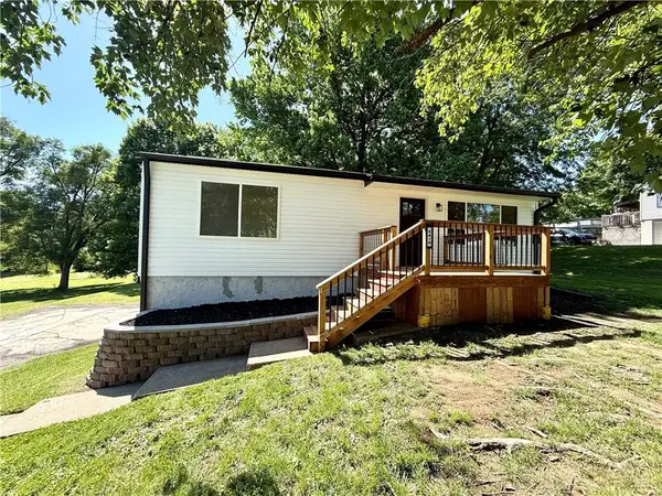 3410 S 30th Street, St Joseph, MO 64503