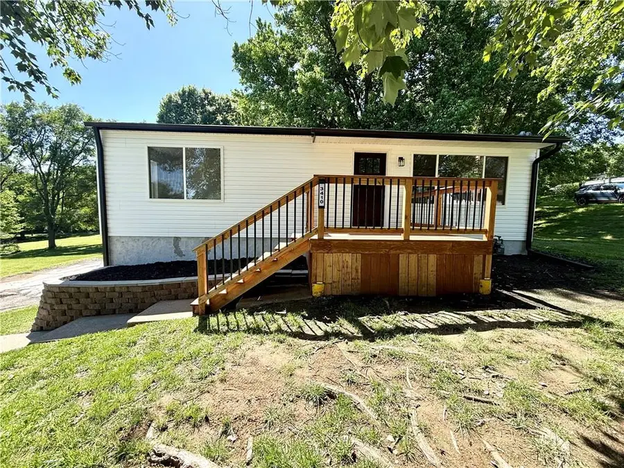 3410 S 30th Street, Saint Joseph, MO 64503 - #2