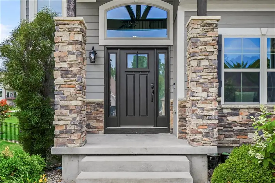 4527 Verona Drive Nw, Riverside, MO 64150 - #2
