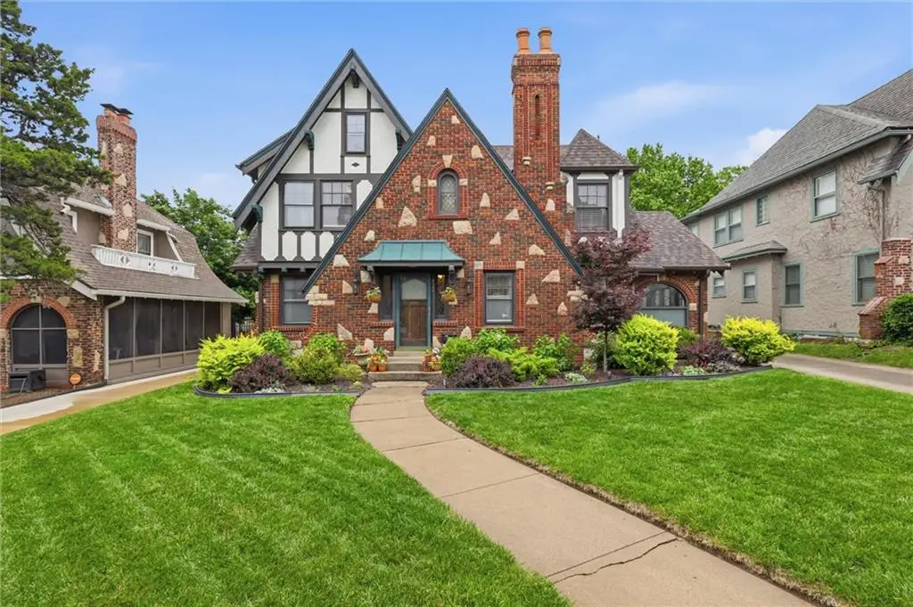 7241 Ward Parkway, Kansas City, MO 64114 - #1