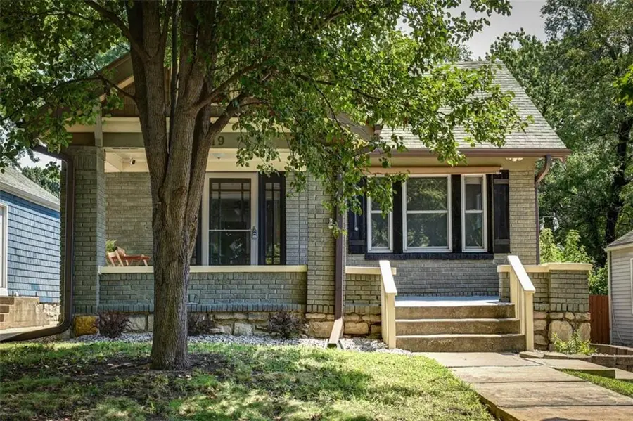 6019 Holmes Street, Kansas City, MO 64110 - #2