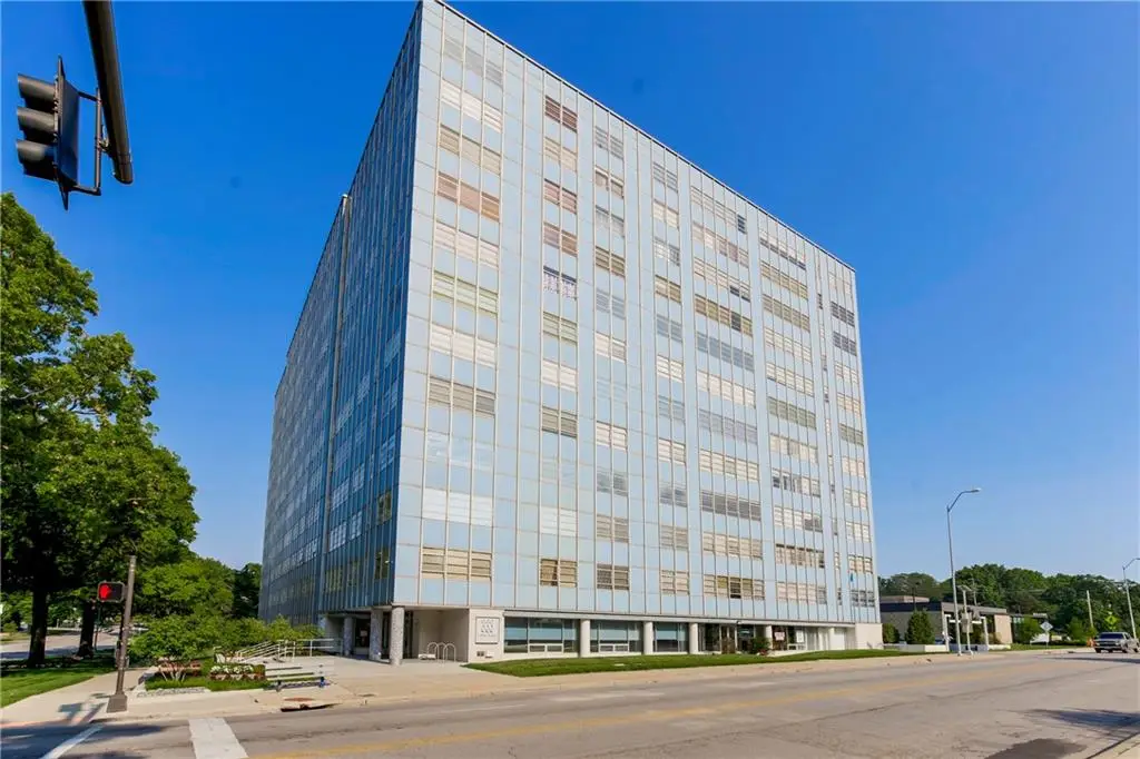 333 W Meyer Boulevard #615, Kansas City, MO 64113 - #1