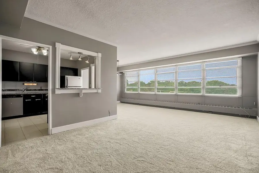 333 W Meyer Boulevard #615, Kansas City, MO 64113 - #2
