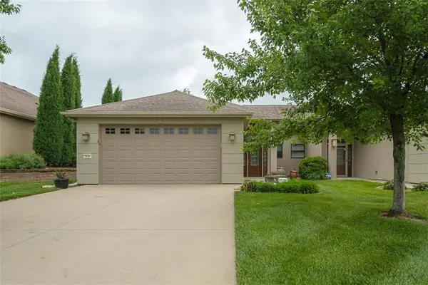 916 Coving Drive, Lawrence, KS 66049