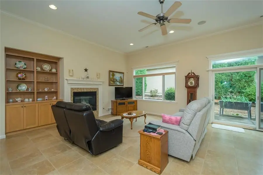 916 Coving Drive, Lawrence, KS 66049 - #2